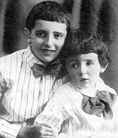 Александр Галич в детстве с младшим братом