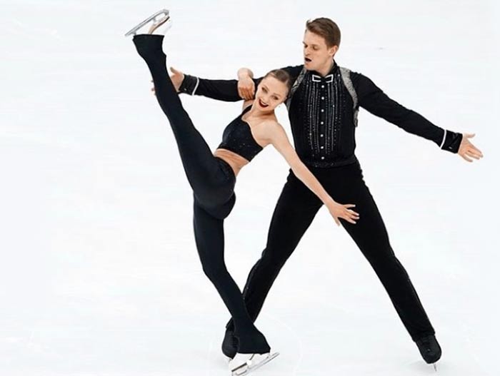 Александра Бойкова и Дмитрий Козловский на льду