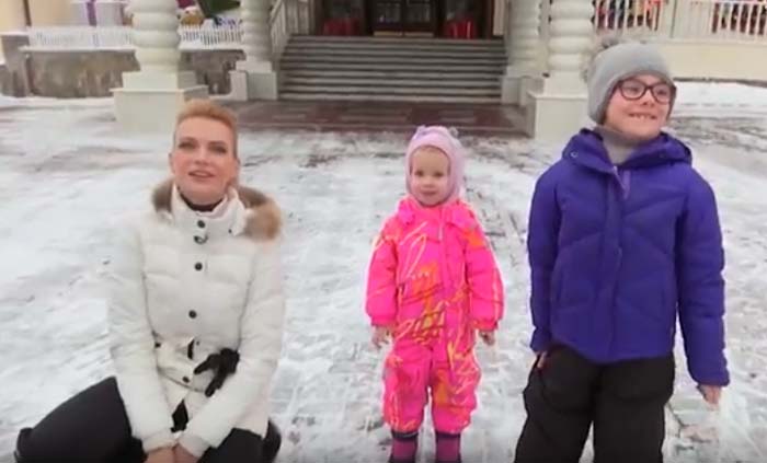 Алёна Горенко с дочерьми 2