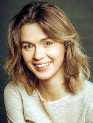 Анна Богомолова