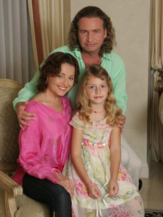 Анжелика Варум и Леонид Агутин с дочерью