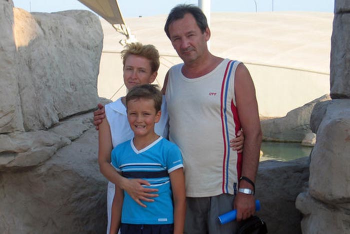 Даниил Медведев в детстве с родителями