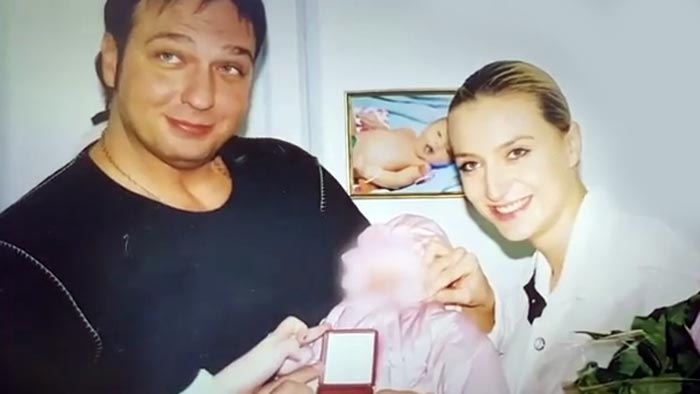Ксения Бик и Сергей Коваленко с дочерью Анфисой