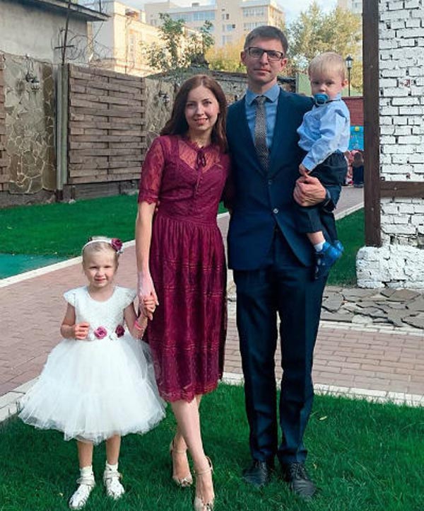 Екатерина Диденко и Валентин Диденко с детьми
