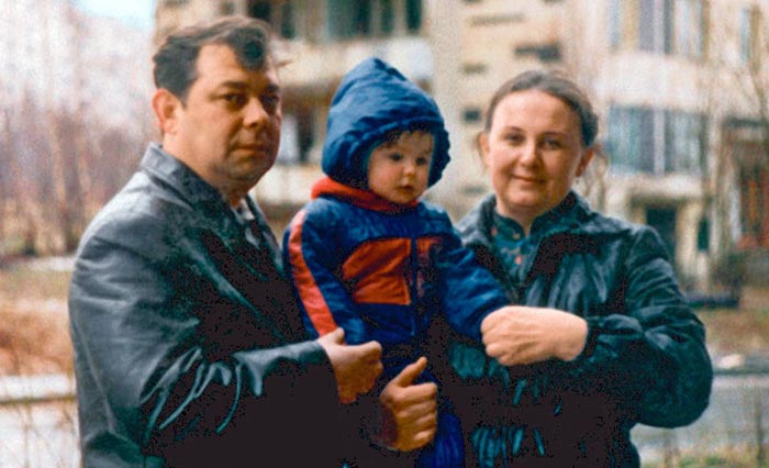 Екатерина Варнава в детстве с родителями