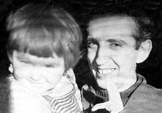 Алена Галич в детстве с отцом