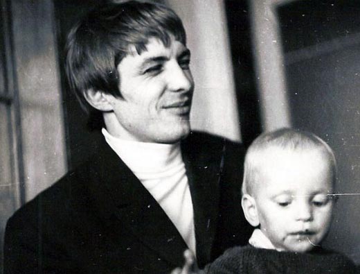 Эрнест Мацкявичюс в детстве с отцом