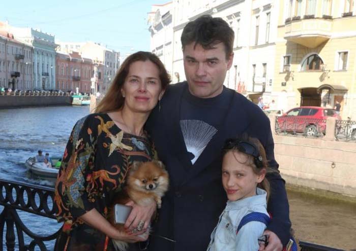 Евгений Дятлов и Юлия Джербинова с дочерью Василисой