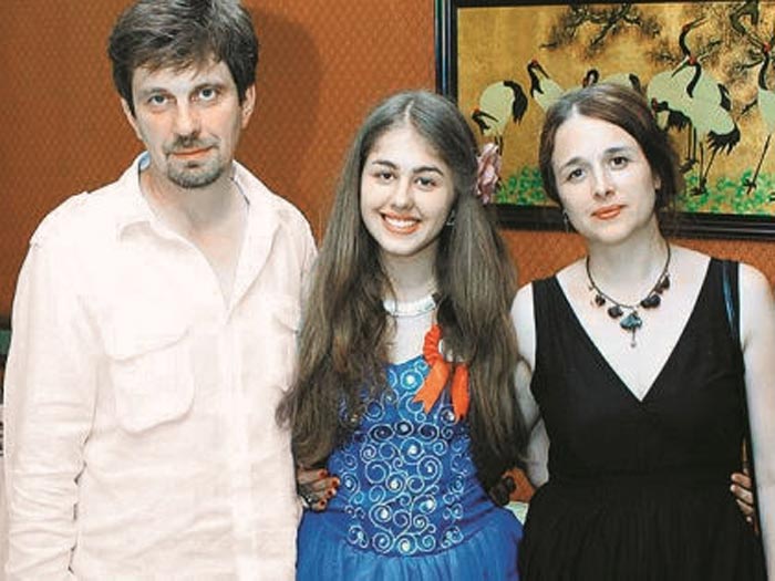 Октавиан Григориу с женой и дочерью