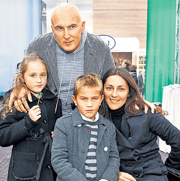Игорь Матвиенко и Анастасия Алексеева с детьми