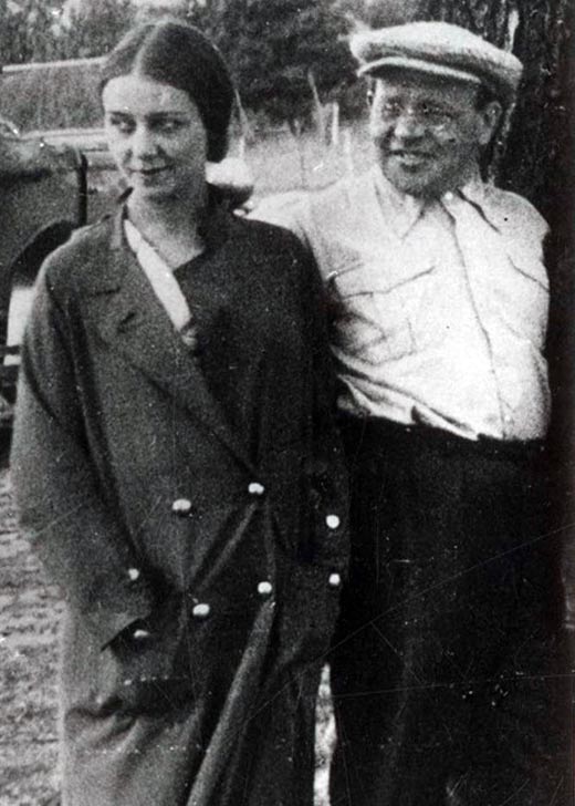 Исаак Бабель и жена Антонина Пирожкова