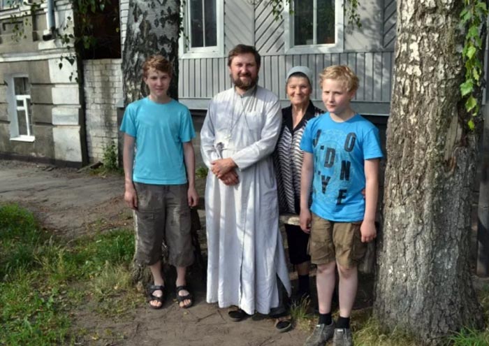 Сын Юрия Дубровина с женой и детьми