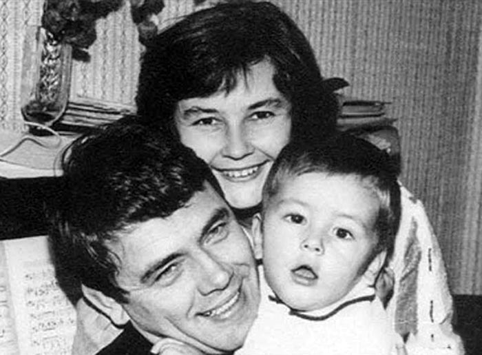 Юрий Гуляев с женой и сыном