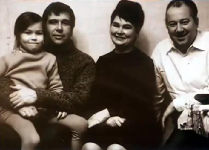 Юрий Волынцев с женой и дочерью