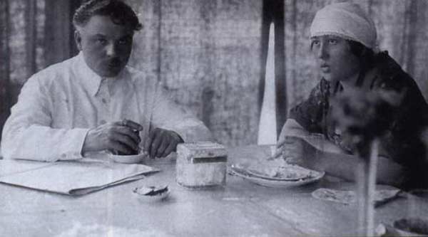 Климент Ворошилов с женой 2