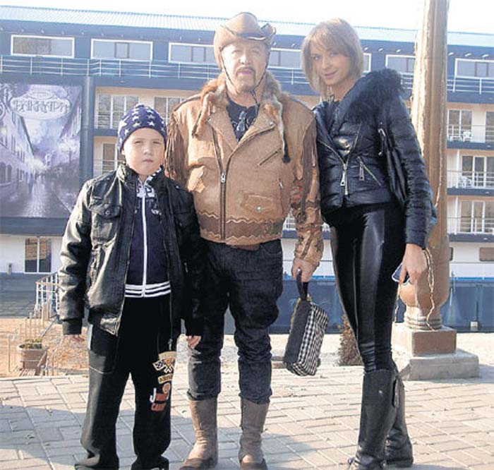 Леонид Борткевич с женой Татьяной и сыном Кристианом
