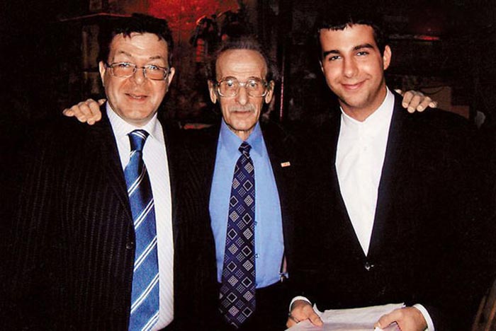Лев Милиндер с сыном и внуком