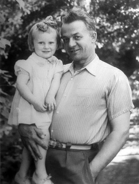 Мария Лемешева в детстве и отец Сергей Лемешев