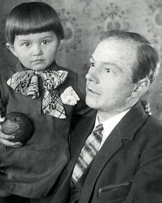 Марина Адашевская в детстве с отцом