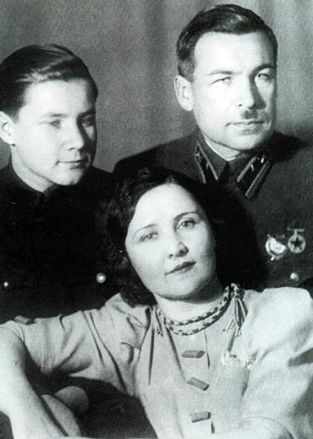 Леонид Говоров с женой и сыном