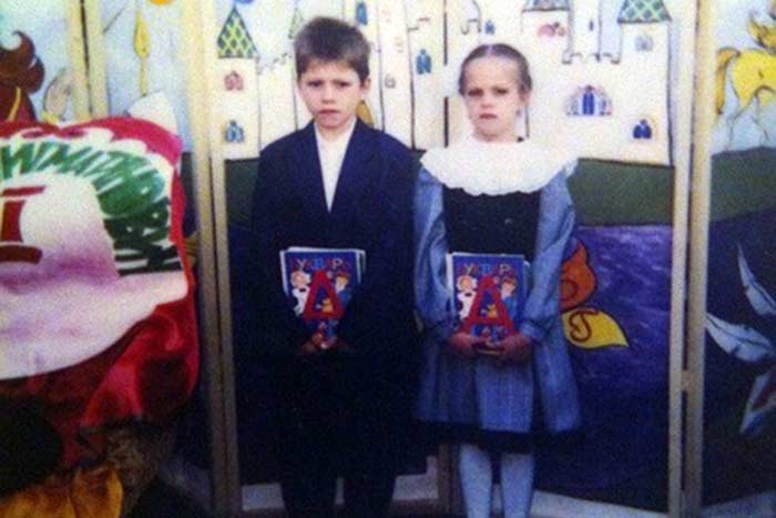 Матвей Зубалевич в детстве с сестрой-близняшкой Ниной