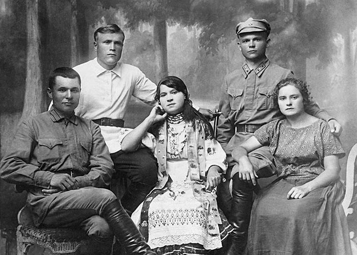 Николай Ватутин с семьей