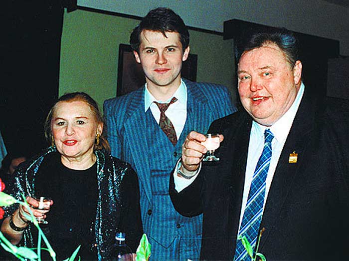 Нина Гуляева и Вячеслав Невинный с сыном