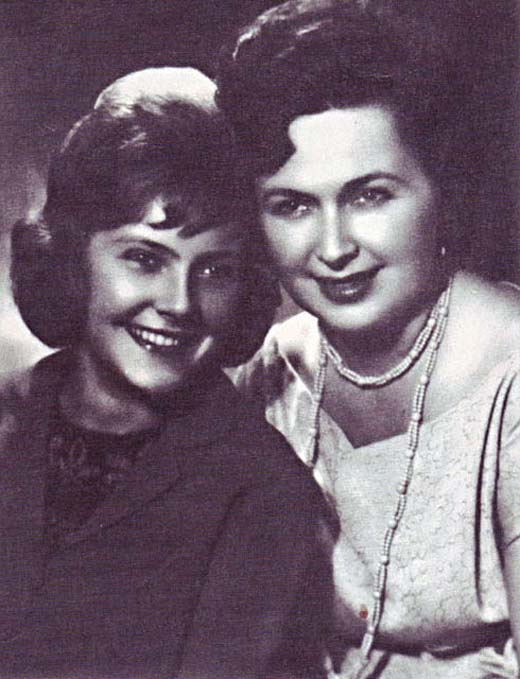 Нина Маслова с мамой