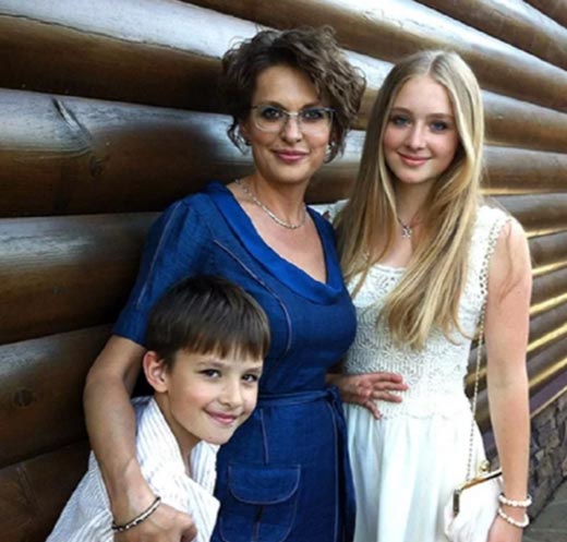 Ольга Бодрова с матерью и братом