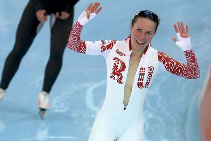 Ольга Граф расстегнула одежду Олимпиада 2014