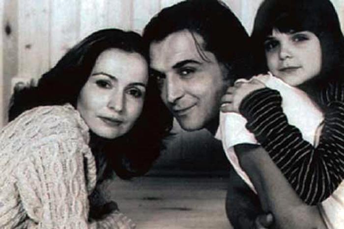 Полина Лазарева в детстве с родителями