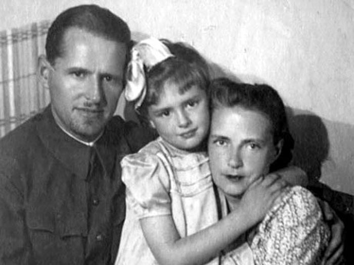 Сергей Васильев и Варвара Мясникова с дочерью