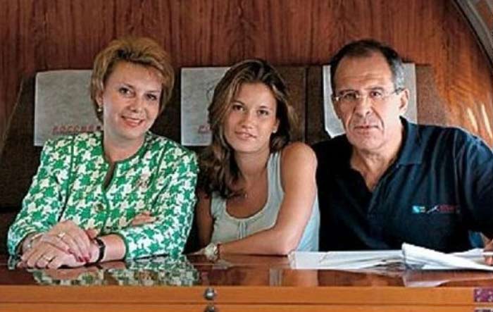 Сергей Лавров с женой и дочерью Екатериной