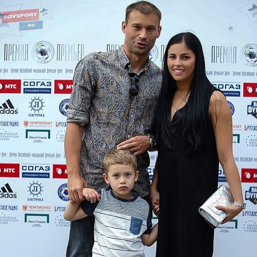 Василий Березуцкий с женой 3