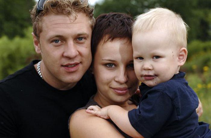 Александр Пикалов с женой и сыном