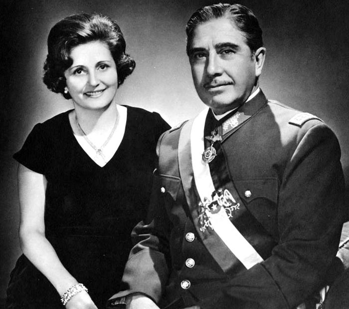 Аугусто Пиночет и жена Лусия Ириарт
