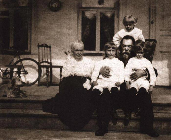 Федор Плевако с женой и детьми