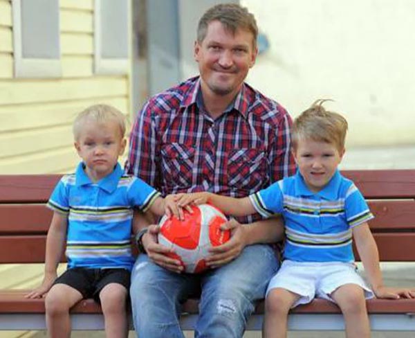 Игорь Ознобихин с сыновьями