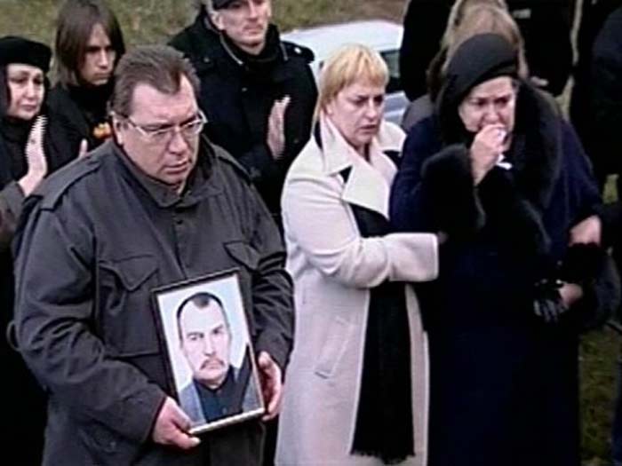 вдова Николая Олялина на похоронах актера